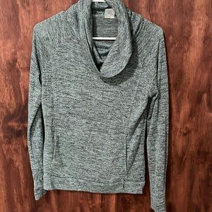 Hello Mello turtle neck light weight sweater small